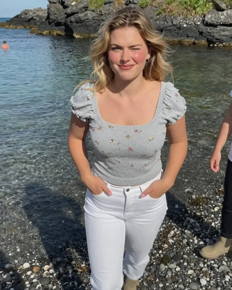 Angela87 (22) - Ingham