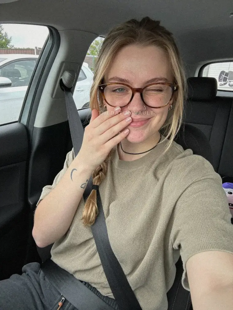 AngelaEmily (25) - Brisbane