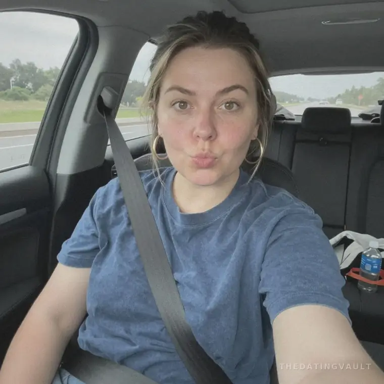 Angela (25) - Newcastle