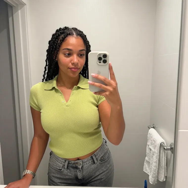 Ashleigh (22) - Kinglake