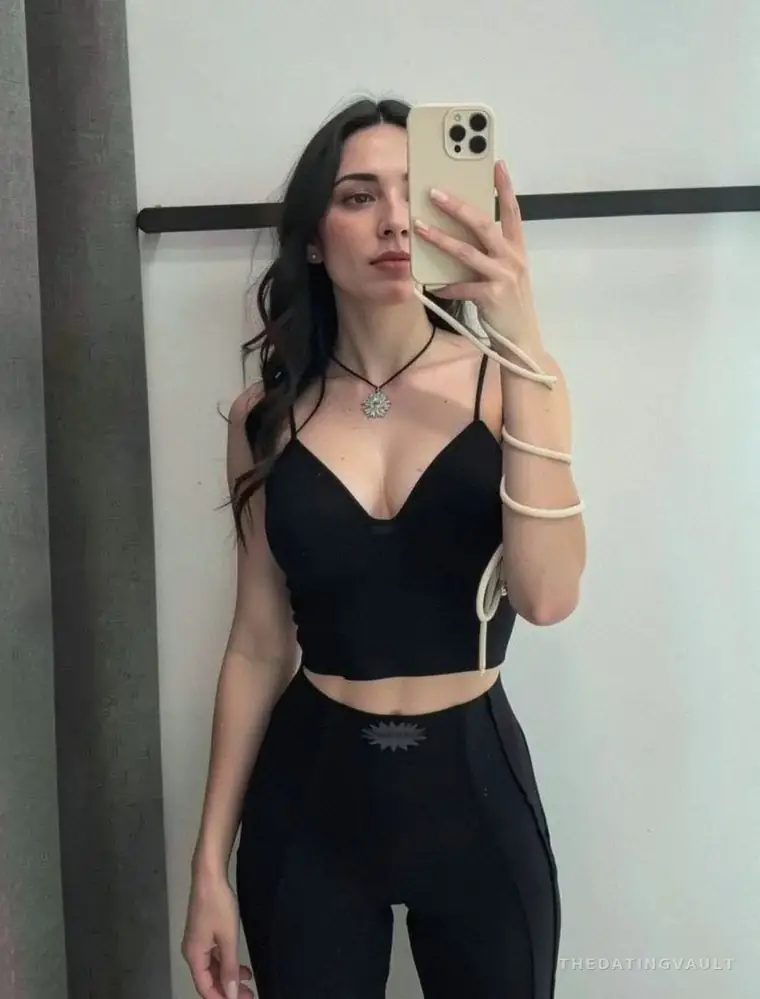 Ashleigh (25) - Moranbah