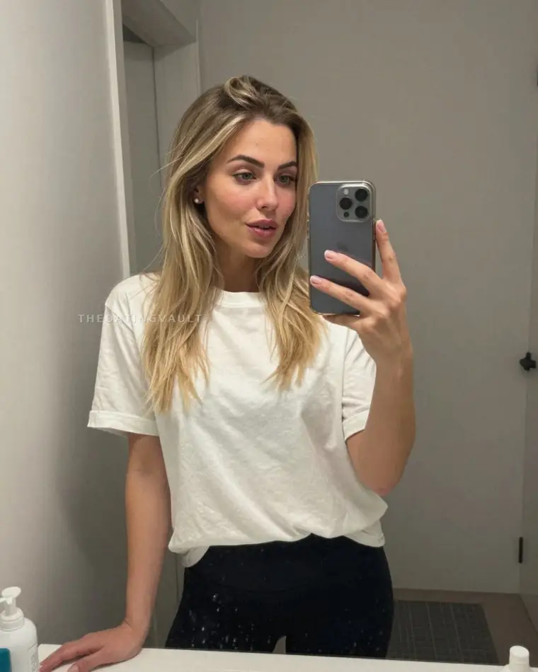 BrightAyla (25) - Hobart