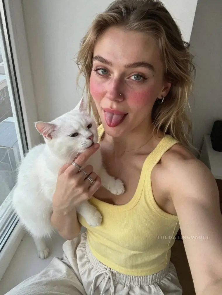 HoneyMolly (25) - Weston