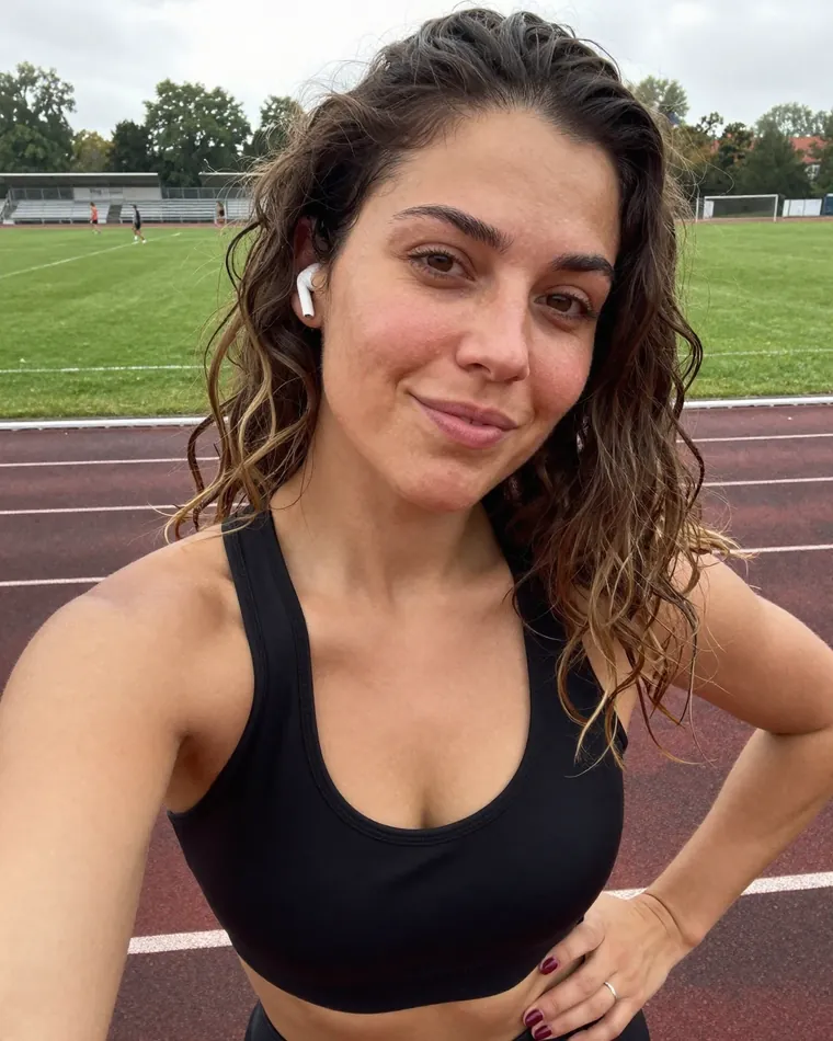 Jess (28) - Kurrajong