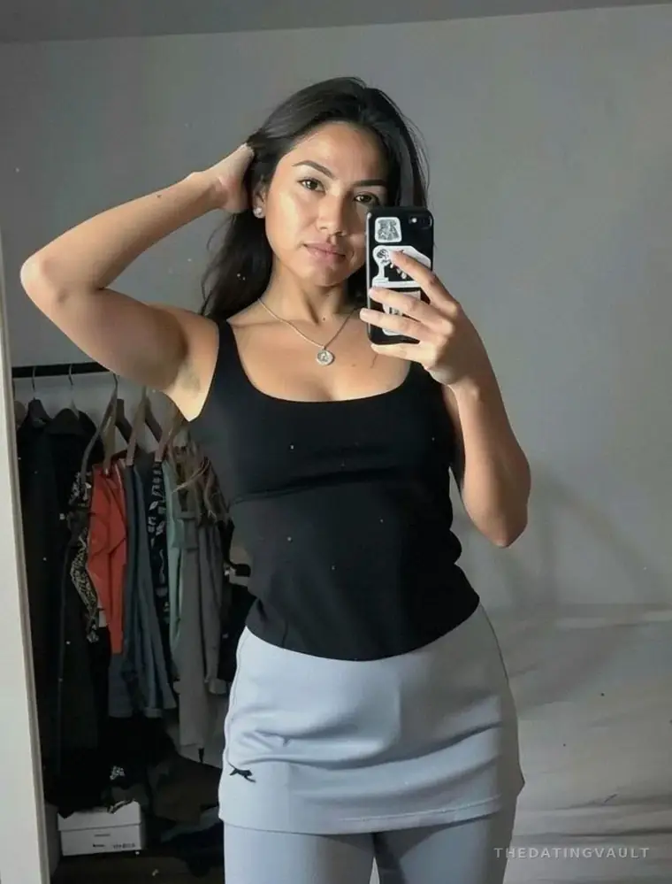 KylieJorja (22) - Armidale