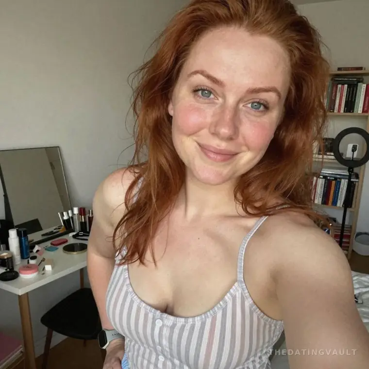 Laura (25) - Mount Low