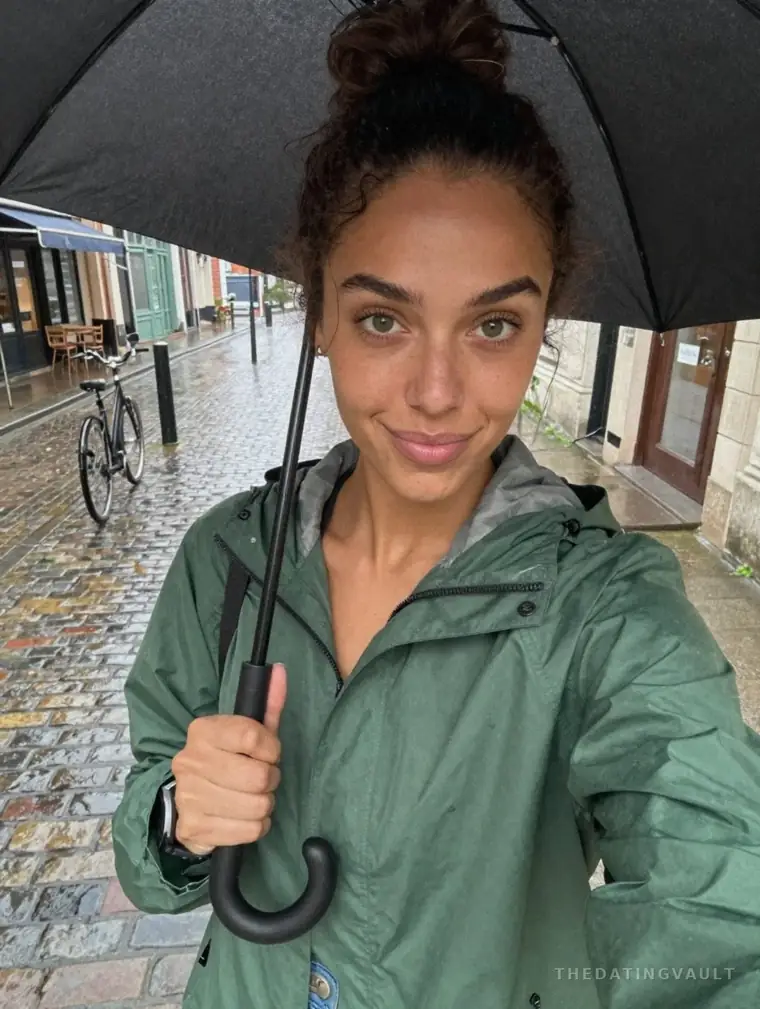 Lauren96 (25) - Rosemeadow