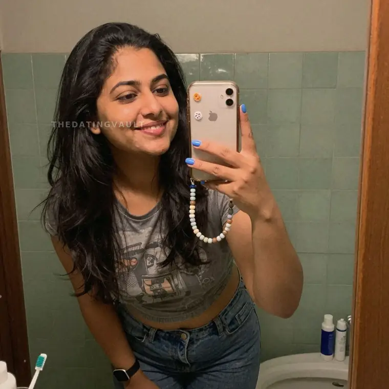 Maddy98 (25) - Loftus