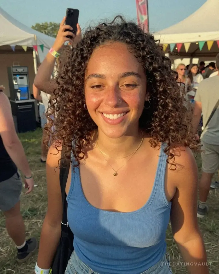 Maddy (22) - Buxton