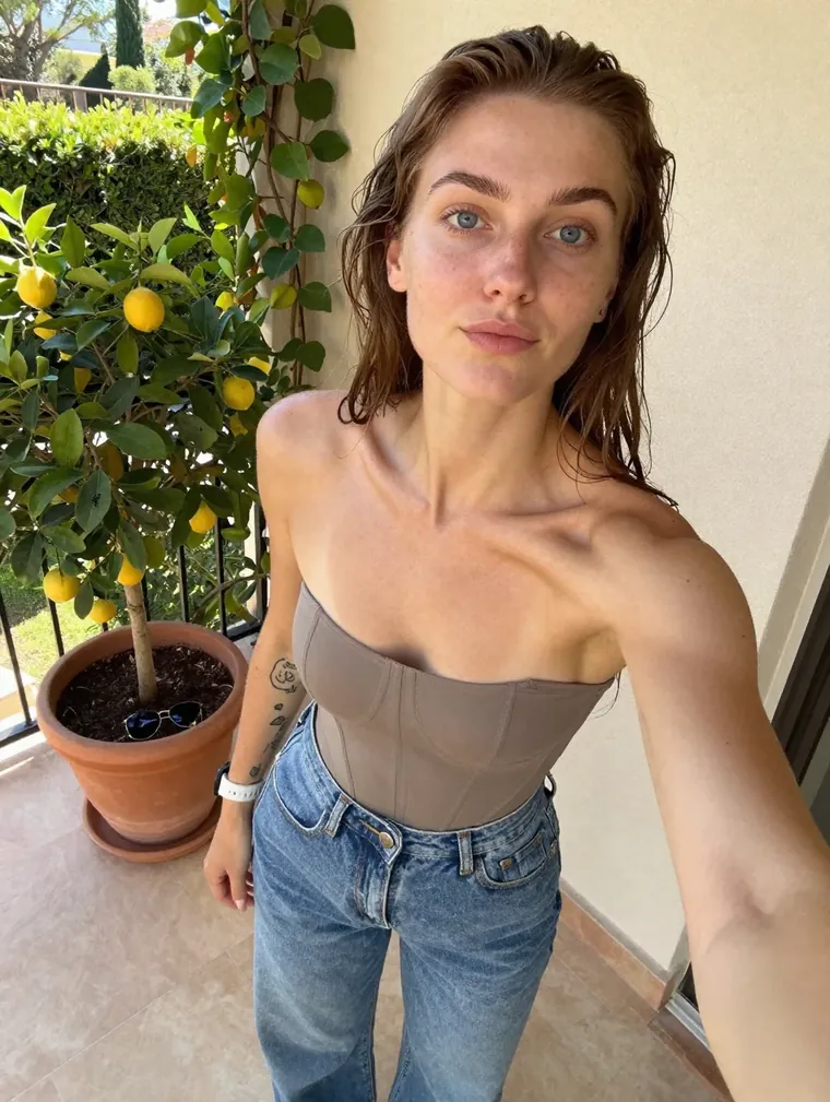 MaeveLou (25) - Romsey