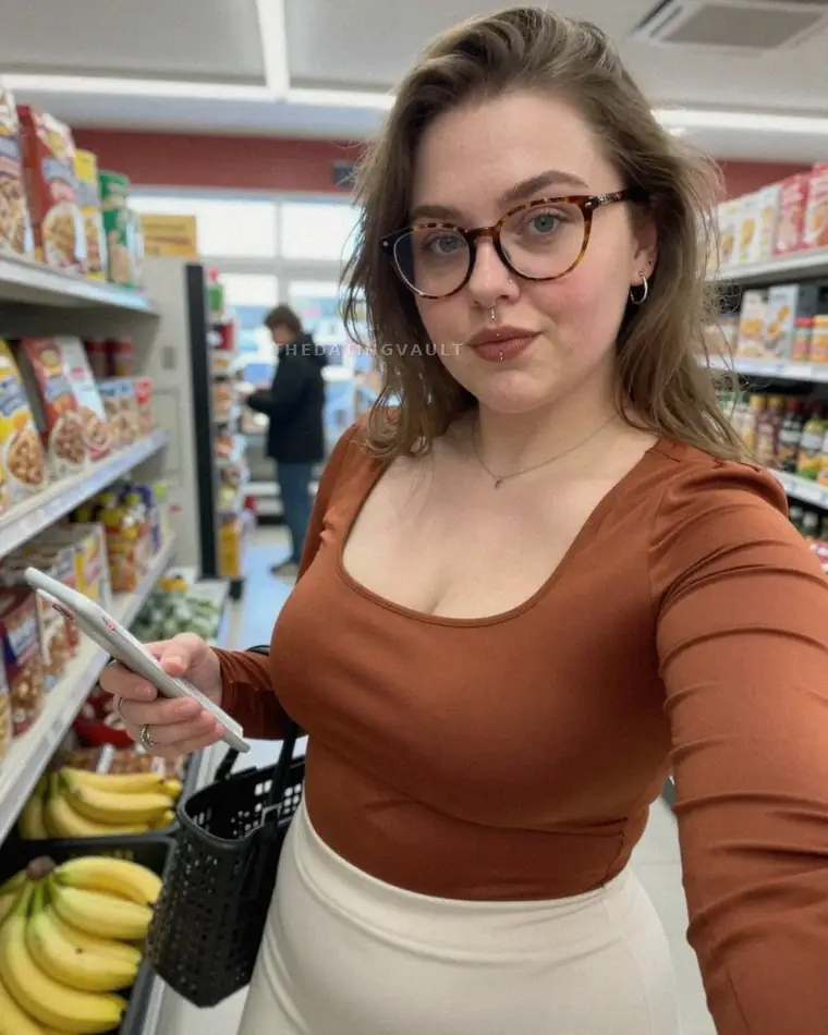 MichelleTash (25) - Ooralea