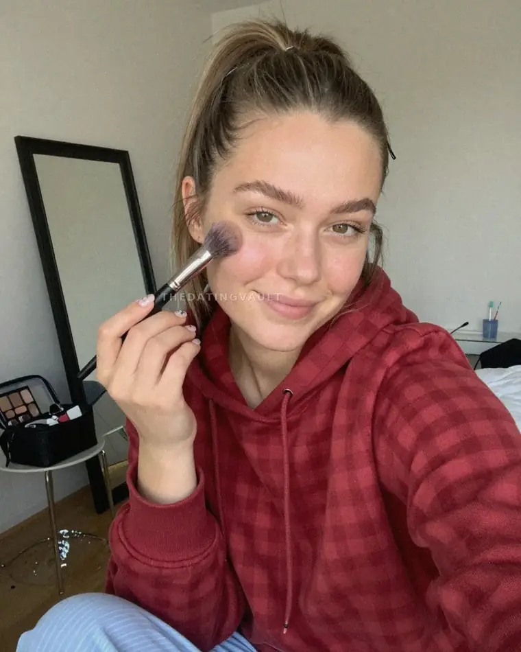 Naomi (22) - Horningsea Park