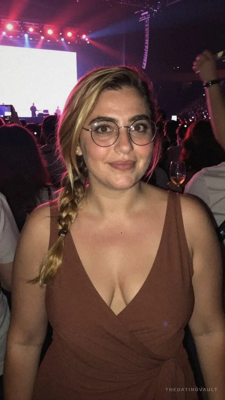 Tayla (25) - Port Willunga