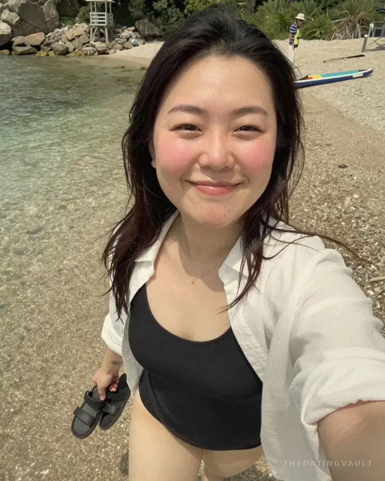TessRenee (25) - Townsville