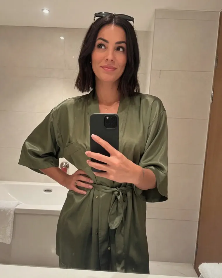 VanessaLou (30) - Koroit