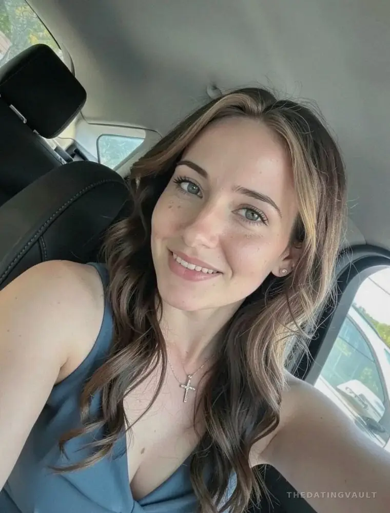VelvetHannah (25) - Blakeview