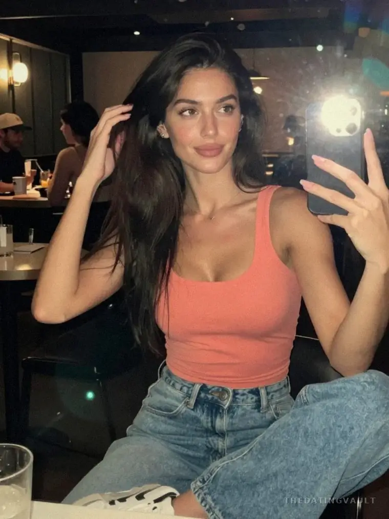 VioletLee (25) - Benaraby