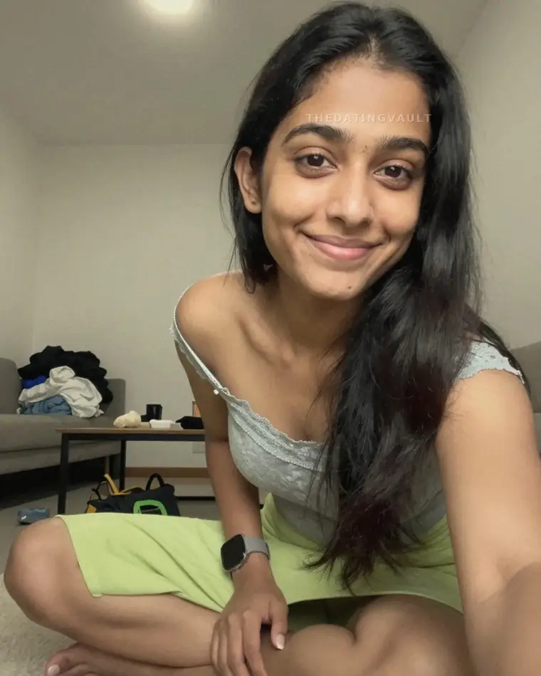 ZaraRose (22) - Hillarys